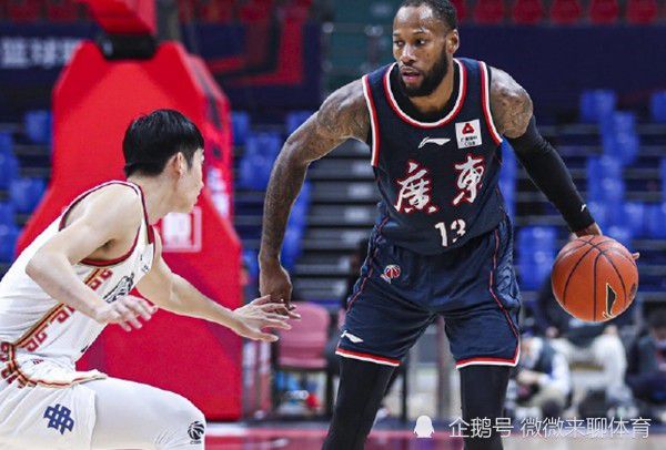 TA：切尔西冬窗无法召回卢卡库，球员租借合同中无相应条款据The Athletic消息，切尔西在将卢卡库外租至罗马的合同中，没有设置召回球员的条款。